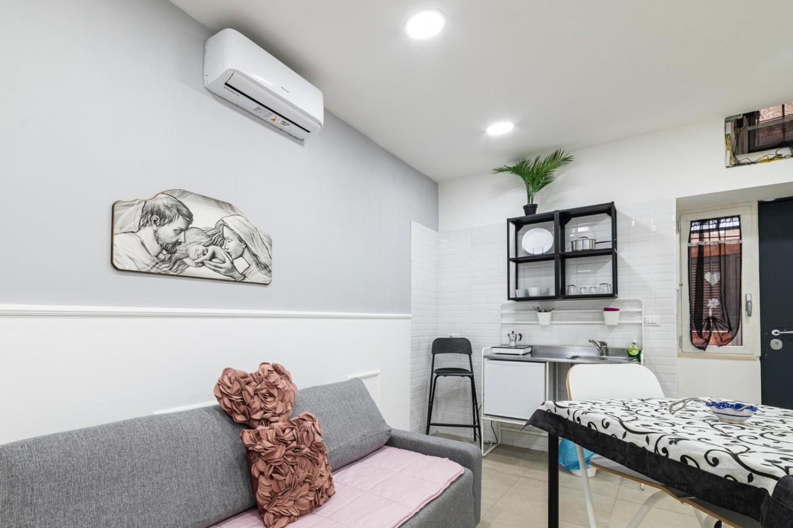 Many House Apartment เนเปิลส์ ภายนอก รูปภาพ