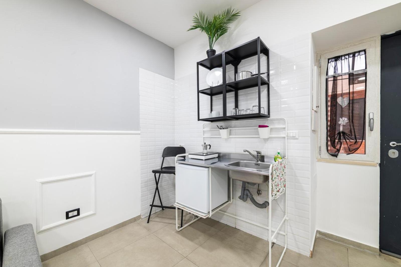 Many House Apartment เนเปิลส์ ภายนอก รูปภาพ