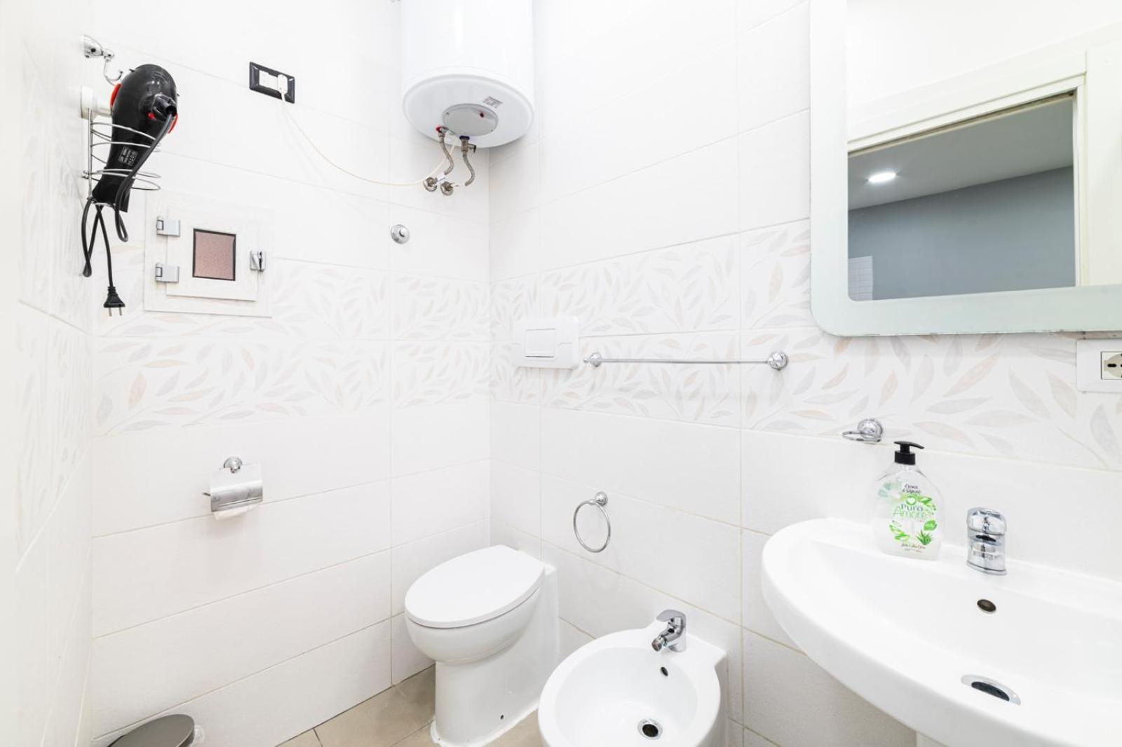 Many House Apartment เนเปิลส์ ภายนอก รูปภาพ
